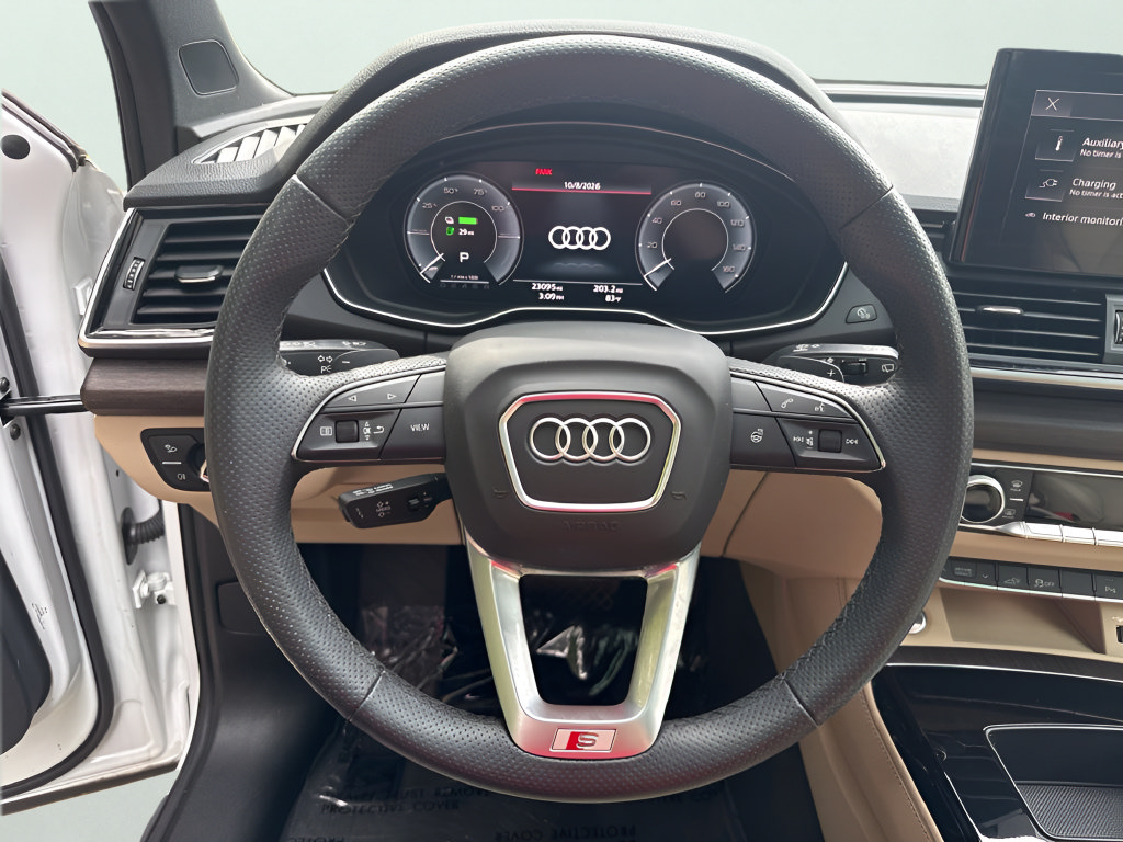 Used 2024 Audi Q5 e Premium Plus w/ Premium Plus Package AWD/4WD image 22