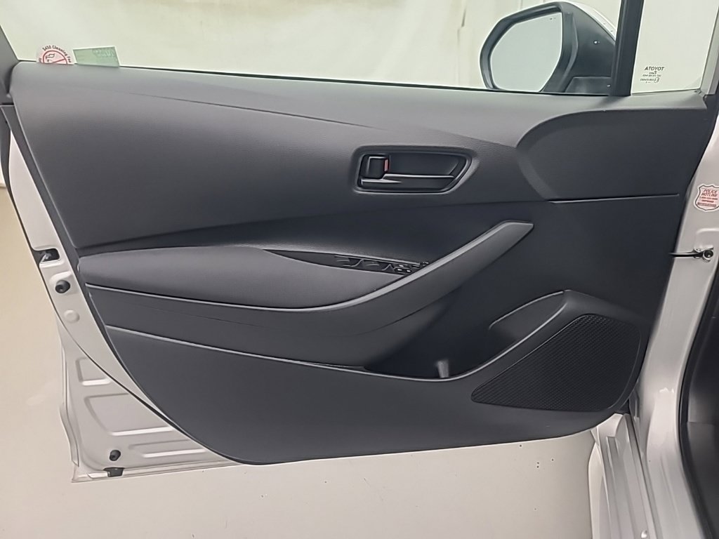 Used 2025 Toyota Corolla LE FWD image 23