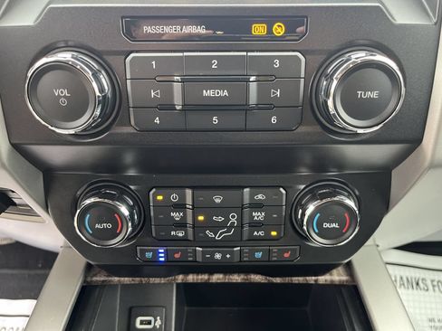 Used 2019 Ford F250 Lariat w/ Lariat Value Package AWD/4WD image 25
