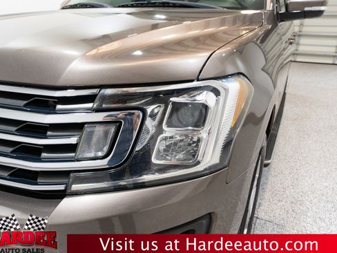 Used 2018 Ford Expedition Max XLT w/ Equipment Group 202A image 8