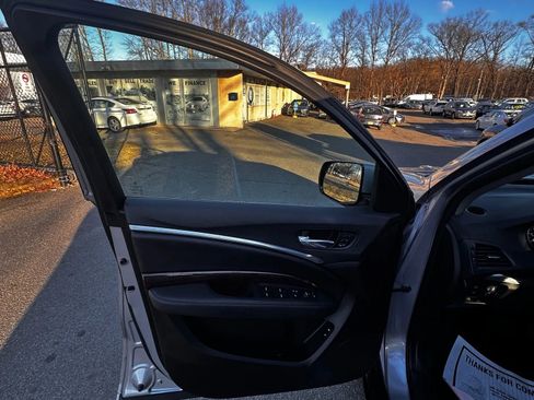 Used 2017 Acura MDX SH-AWD image 23