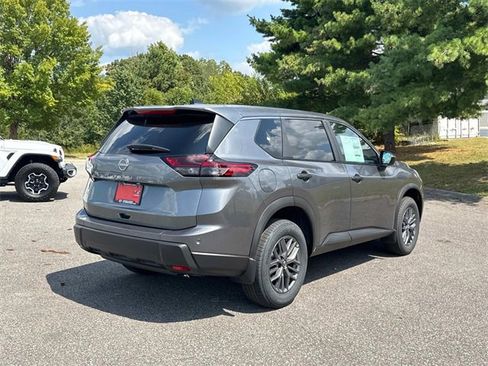 New 2026 Nissan Rogue S image 4