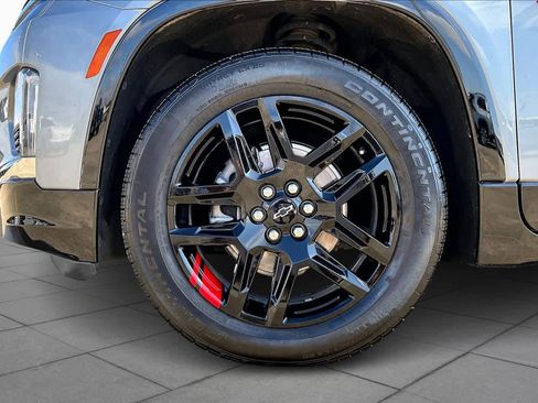 Used 2023 Chevrolet Traverse Premier w/ Redline Edition image 10