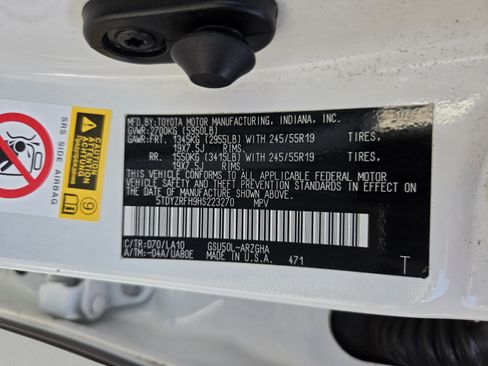 Used 2017 Toyota Highlander Limited FWD image 32