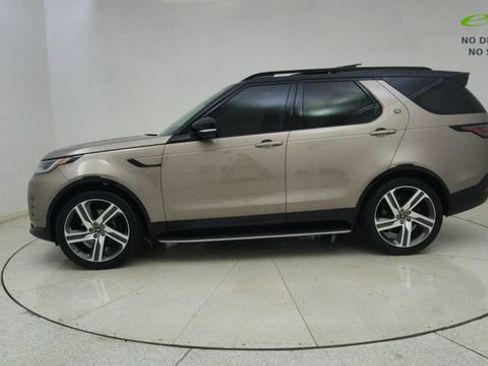 Used 2024 Land Rover Discovery Metropolitan Edition AWD/4WD image 75