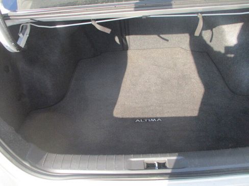 Used 2015 Nissan Altima 2.5 SL w/ Technology Package image 6