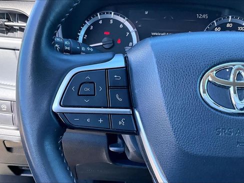 Used 2024 Toyota Highlander XLE image 20