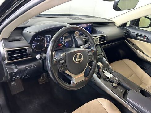 Used 2017 Lexus IS 300 AWD image 14