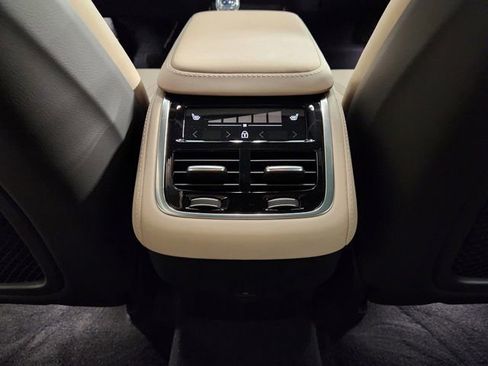 New 2026 Volvo XC90 B6 Plus image 31
