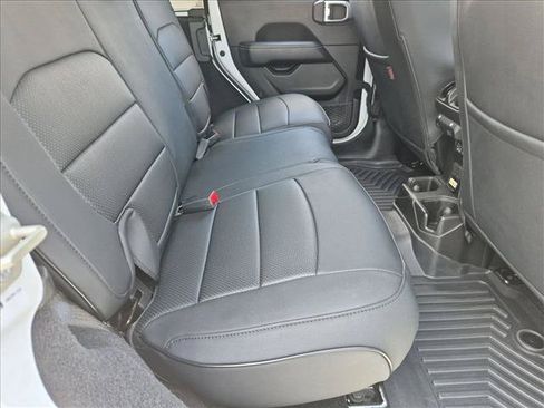 Used 2023 Jeep Wrangler Unlimited Sahara AWD/4WD image 18