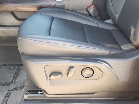 Used 2025 GMC Sierra 1500 SLT image 31