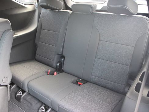 New 2027 Chevrolet Traverse LT w/ Driver Confidence Package FWD image 29