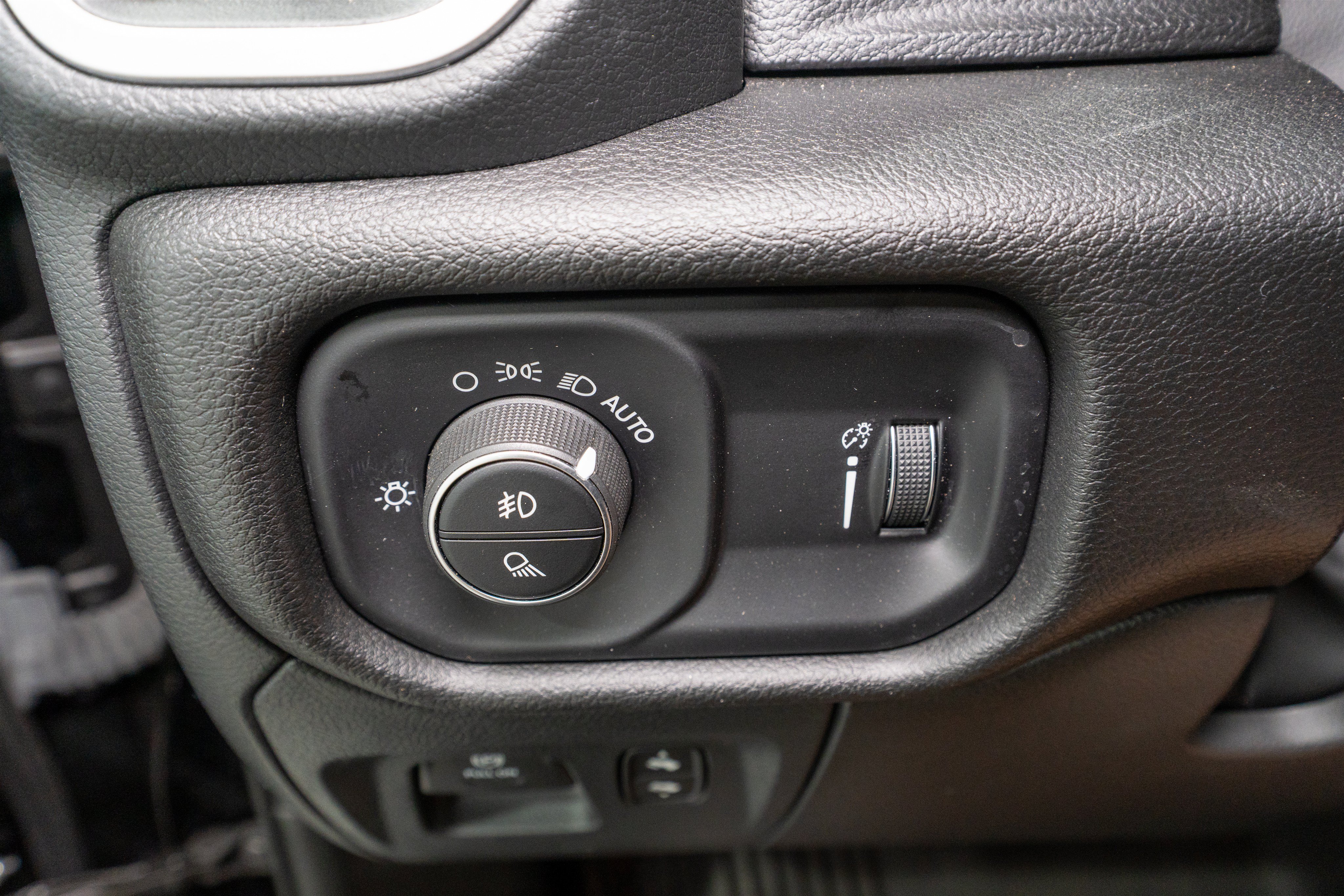 Used 2023 RAM 1500 Big Horn AWD/4WD image 30