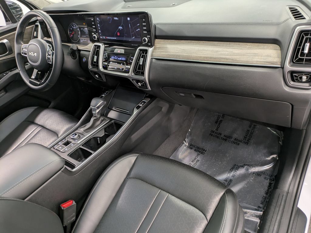 Certified 2023 Kia Sorento X-Line EX AWD/4WD image 29