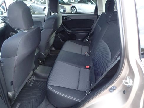 Used 2015 Subaru Forester 2.5i Premium AWD/4WD image 11