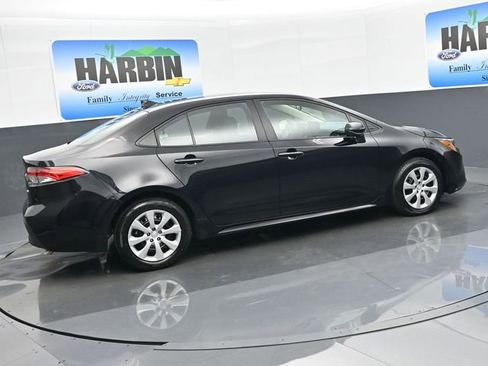 Used 2025 Toyota Corolla LE image 6