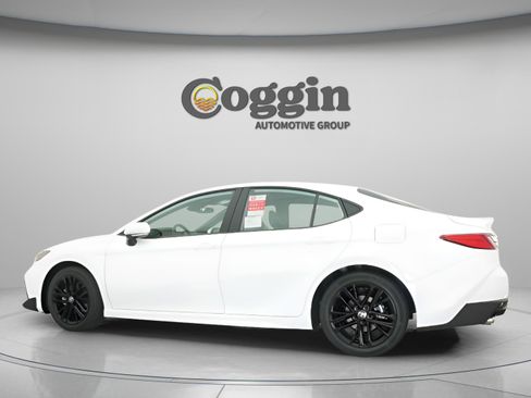 New 2026 Toyota Camry SE FWD image 7