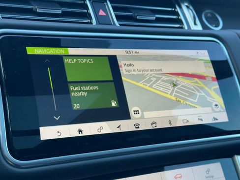 Used 2020 Land Rover Range Rover HSE image 18