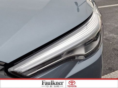 Certified 2025 Toyota Corolla Cross XLE image 9