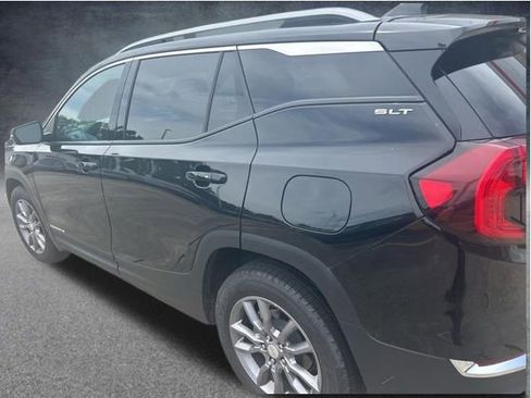 Used 2024 GMC Terrain SLT FWD image 23