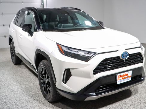 Used 2022 Toyota RAV4 XSE AWD/4WD image 5