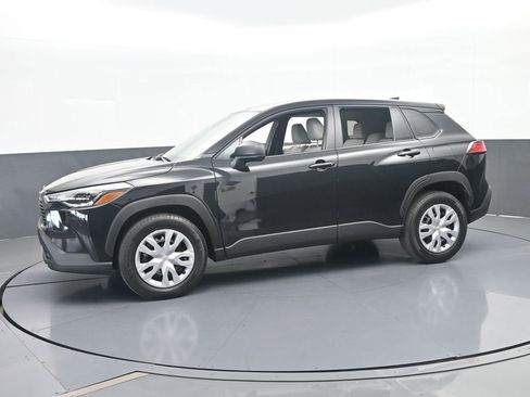 Used 2022 Toyota Corolla Cross L FWD image 2