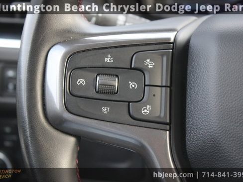 Used 2024 Chevrolet Suburban RST w/ Luxury Package image 17