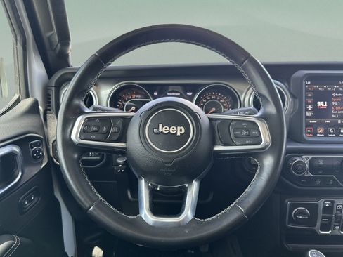 Used 2021 Jeep Gladiator Overland AWD/4WD image 29