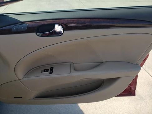 Used 2011 Buick Lucerne CXL FWD image 19