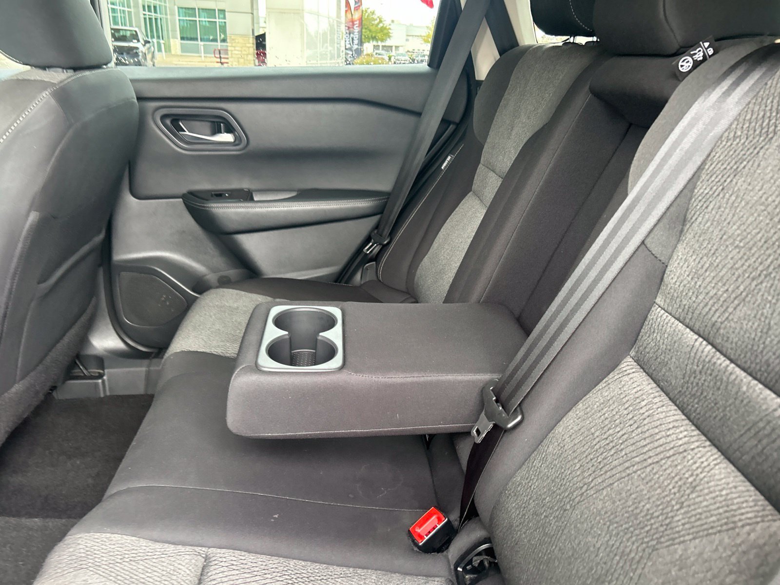 Used 2024 Nissan Rogue SV FWD image 16
