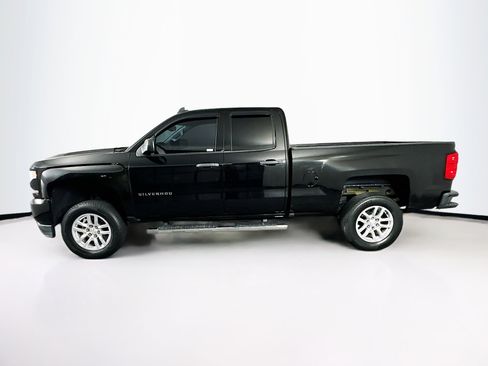 Used 2018 Chevrolet Silverado 1500 Custom w/ Custom Value Package image 4