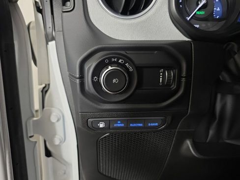 Used 2025 Jeep Wrangler Unlimited Sahara w/ Safety Group AWD/4WD image 25