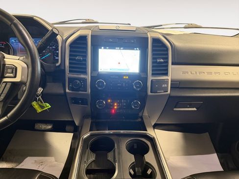 Used 2019 Ford F250 Lariat w/ Chrome Package image 19