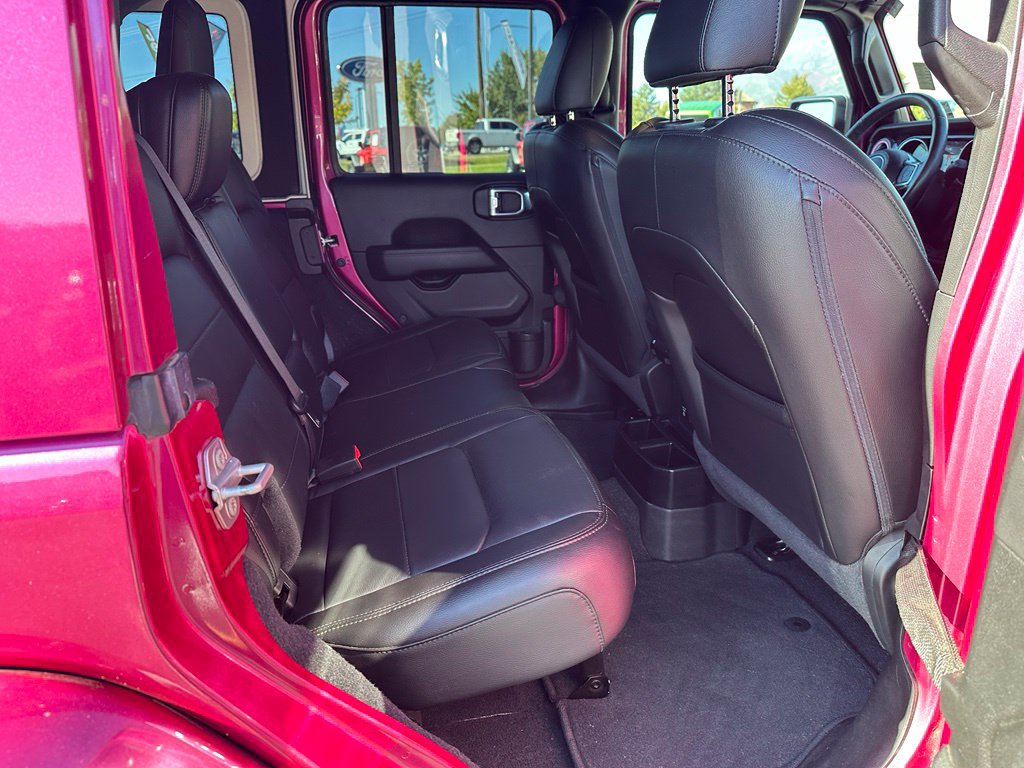 Used 2022 Jeep Wrangler Unlimited Sahara AWD/4WD image 20