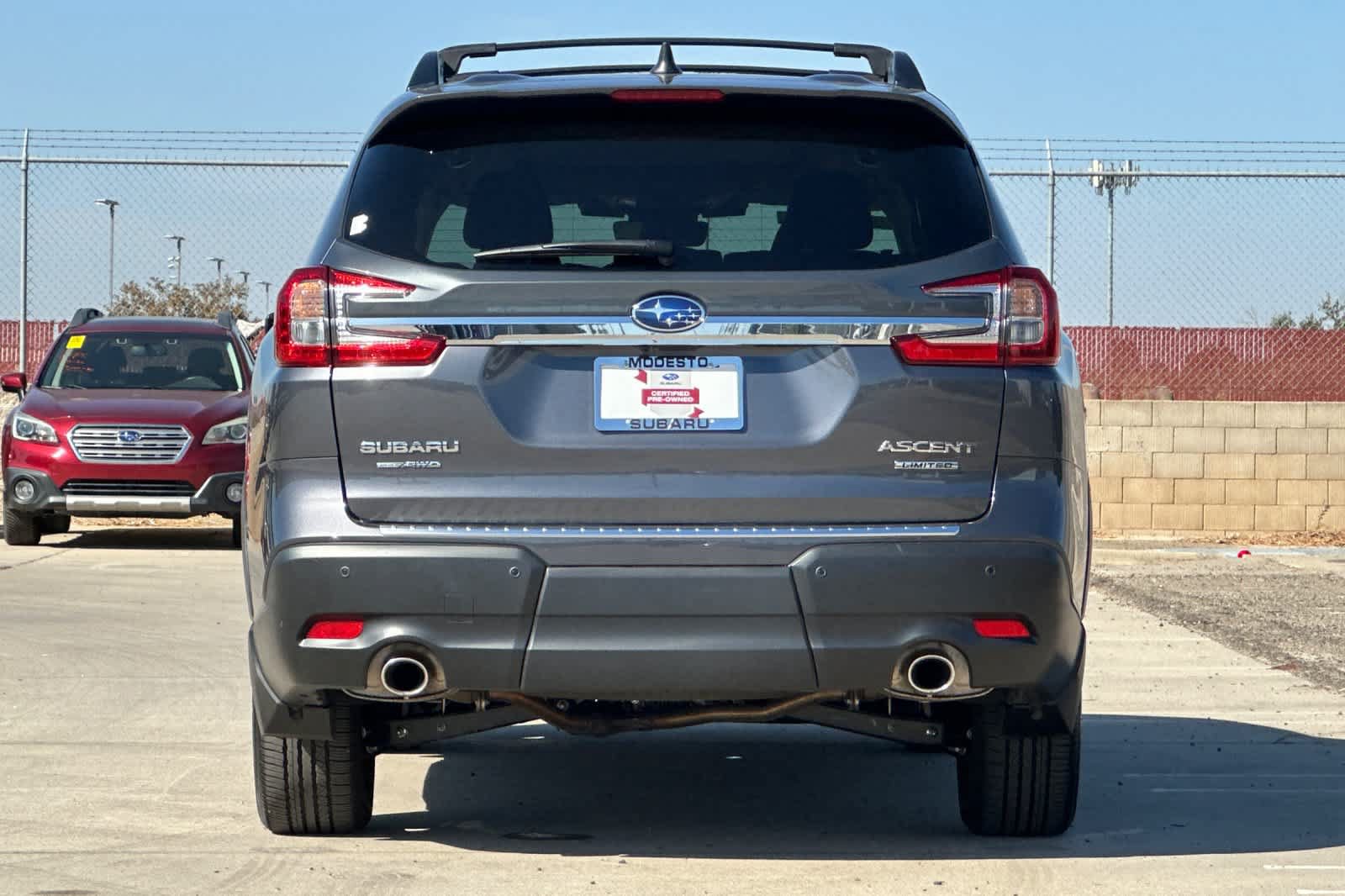Used 2025 Subaru Ascent Limited w/ Popular Package #1 AWD/4WD image 4