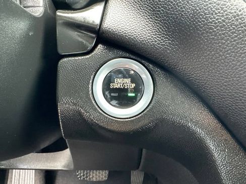 Used 2020 Chevrolet Equinox LT w/ Driver Convenience Package FWD image 19