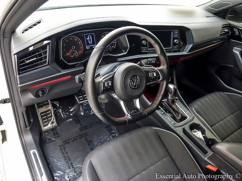 Used 2019 Volkswagen Jetta GLI image 11