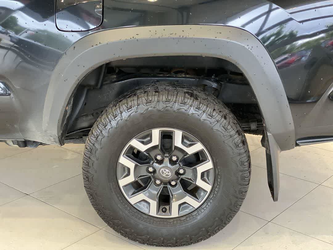 Used 2022 Toyota Tacoma TRD Off-Road w/ TRD Premium Off Road Package AWD/4WD image 12