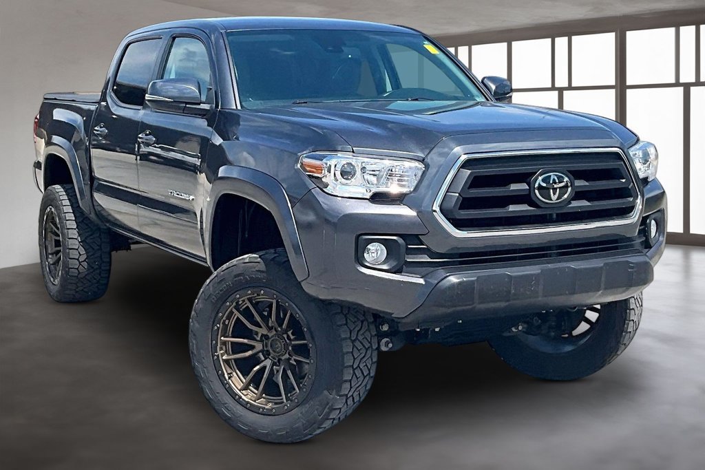 Used 2022 Toyota Tacoma SR5 w/ Technology Package AWD/4WD image 3