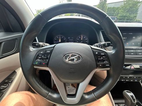 Used 2018 Hyundai Tucson Value FWD image 17
