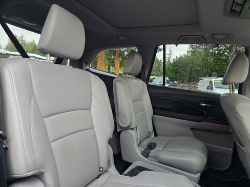Used 2016 Honda Pilot Elite image 12