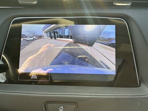 Used 2022 Cadillac XT4 Premium Luxury image 6