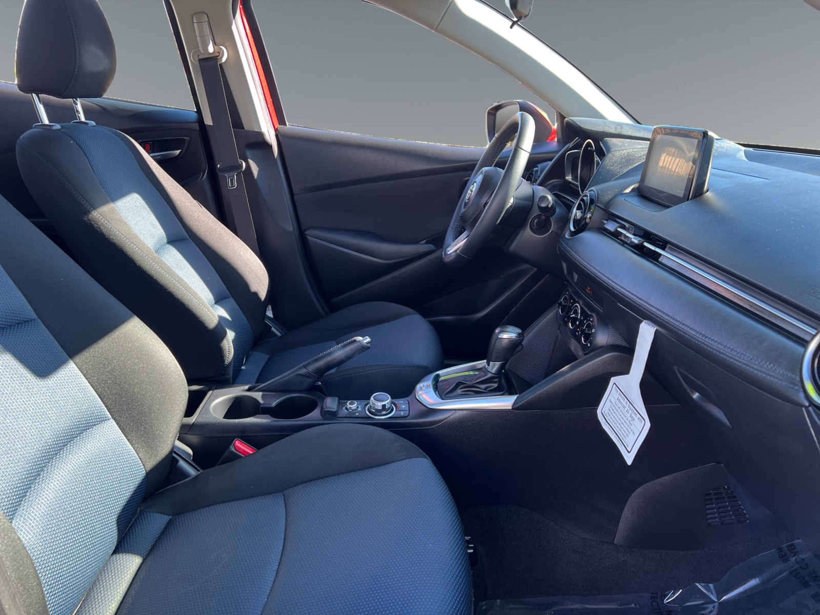 Used 2020 Toyota Yaris L FWD image 15