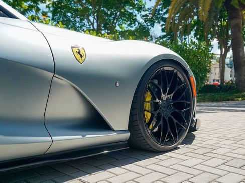 Used 2018 Ferrari 812 Superfast RWD image 47