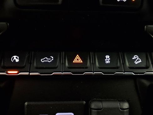 Used 2020 Chevrolet Silverado 1500 LT w/ Texas Edition image 21