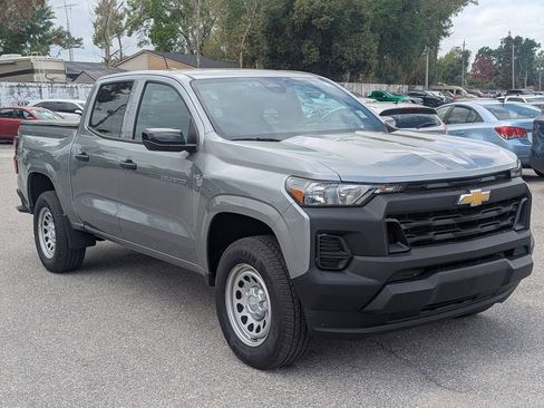 Used 2024 Chevrolet Colorado W/T w/ WT Convenience Package II image 2