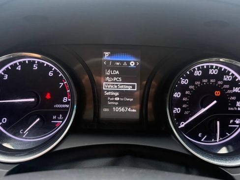 Used 2019 Toyota Camry SE FWD image 15