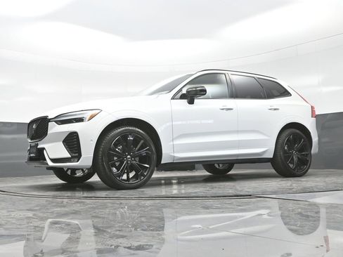 New 2026 Volvo XC60 B5 Ultra w/ Climate Package AWD/4WD image 24