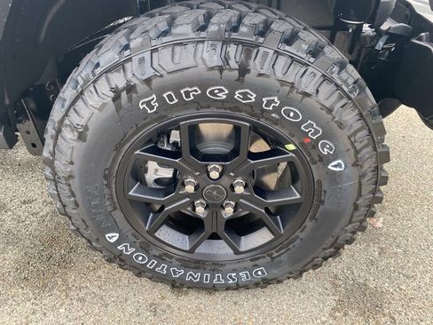 New 2025 Jeep Gladiator Sport AWD/4WD image 7