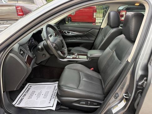 Used 2015 INFINITI Q70 3.7 RWD image 7
